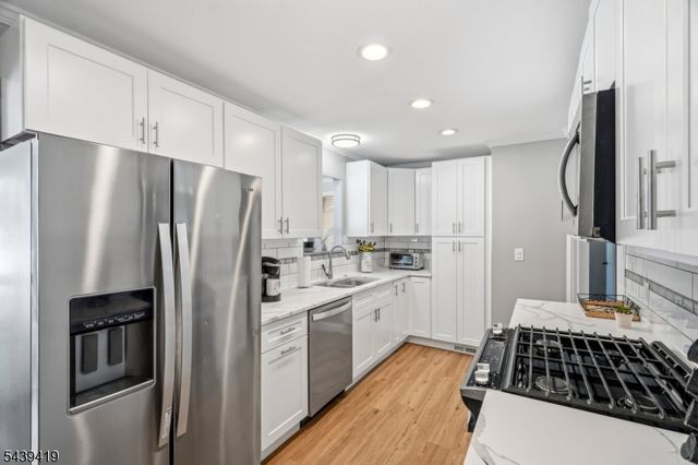 1118 Stockton Rd, Linden City, NJ 07036