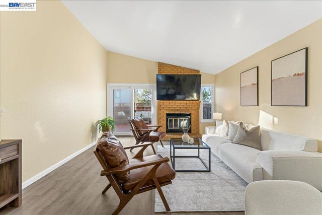 176 Bedford, Hercules, CA 94547