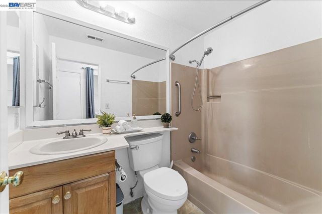 176 Bedford, Hercules, CA 94547