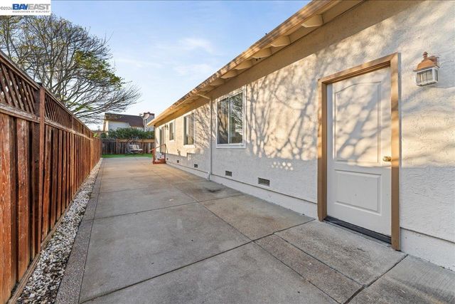 176 Bedford, Hercules, CA 94547