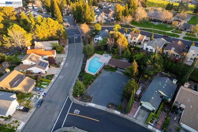 176 Bedford, Hercules, CA 94547