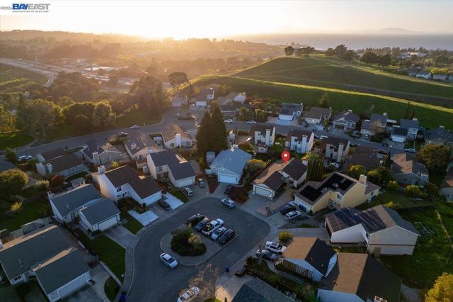 176 Bedford, Hercules, CA 94547