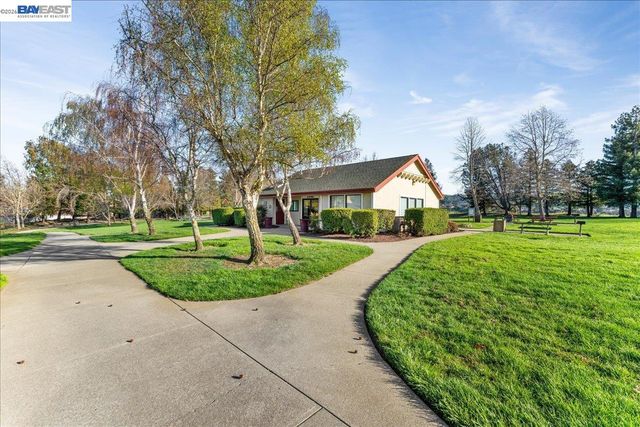 176 Bedford, Hercules, CA 94547
