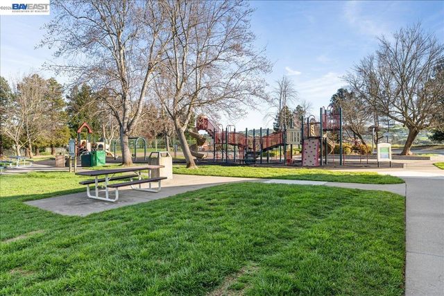 176 Bedford, Hercules, CA 94547