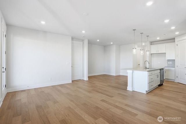 755 Weaver Drive E, Enumclaw, WA 98022