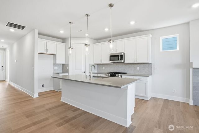 755 Weaver Drive E, Enumclaw, WA 98022