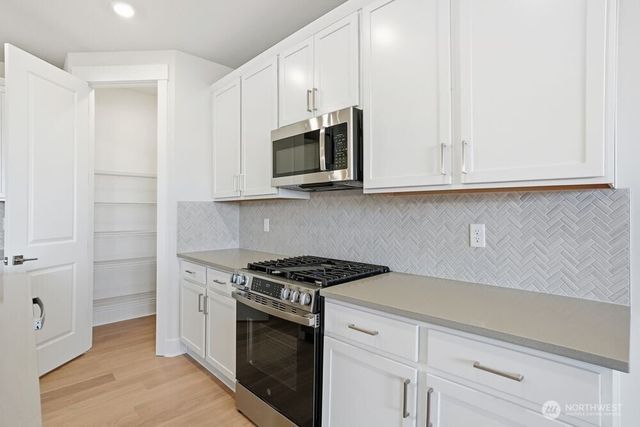 755 Weaver Drive E, Enumclaw, WA 98022