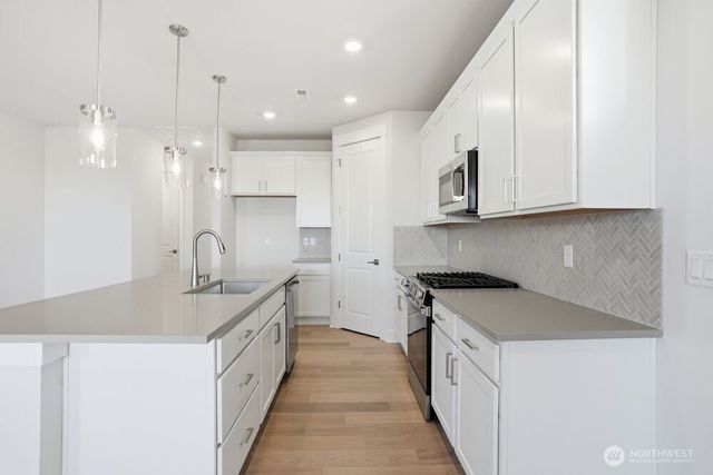 755 Weaver Drive E, Enumclaw, WA 98022