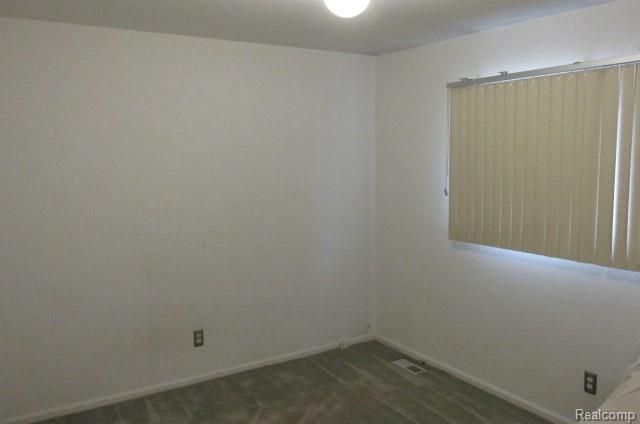 18044 Edgefield Drive, Clinton Township, MI 48035