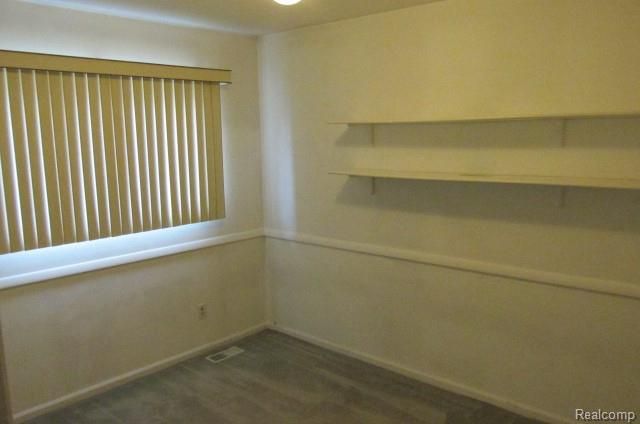 18044 Edgefield Drive, Clinton Township, MI 48035