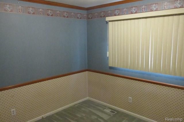 18044 Edgefield Drive, Clinton Township, MI 48035