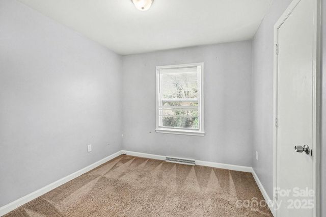 6520 Farmingdale Drive, Charlotte, NC 28212