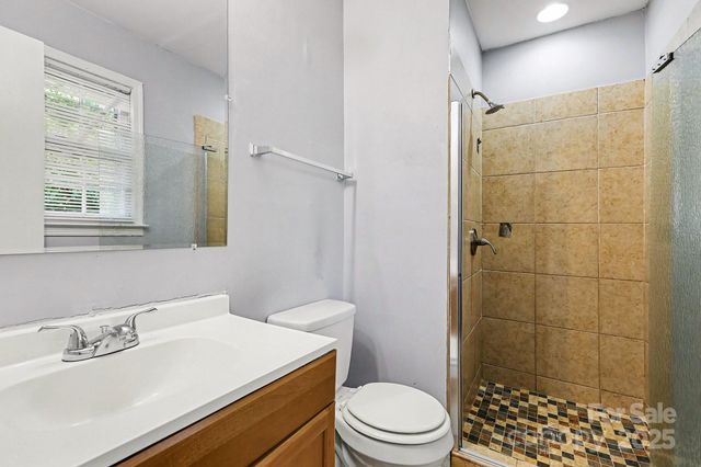 6520 Farmingdale Drive, Charlotte, NC 28212