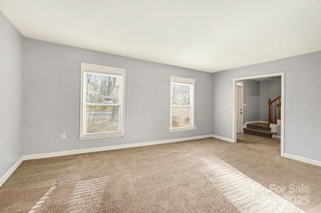 6520 Farmingdale Drive, Charlotte, NC 28212