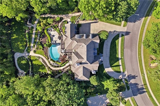 1425 Woodbury Drive, Liberty, MO 64068