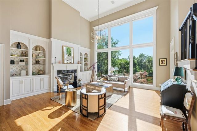 1425 Woodbury Drive, Liberty, MO 64068
