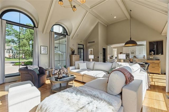 1425 Woodbury Drive, Liberty, MO 64068