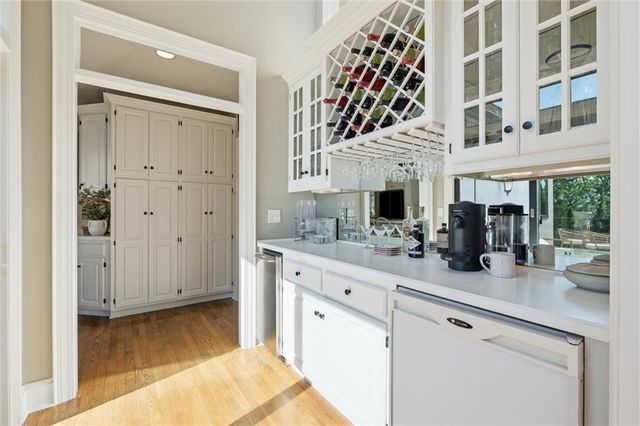1425 Woodbury Drive, Liberty, MO 64068