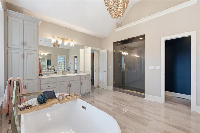 1425 Woodbury Drive, Liberty, MO 64068