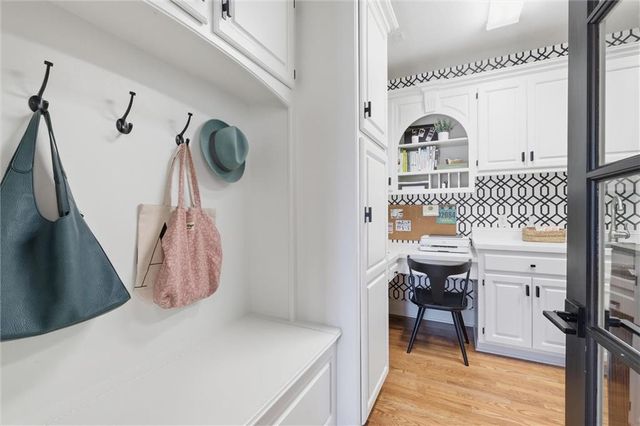 1425 Woodbury Drive, Liberty, MO 64068