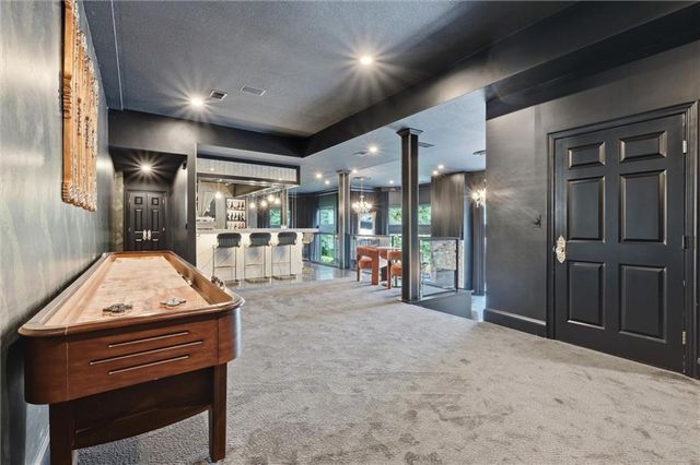 1425 Woodbury Drive, Liberty, MO 64068