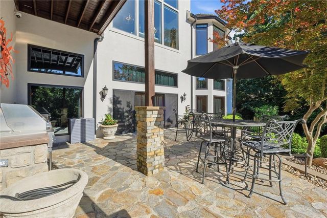 1425 Woodbury Drive, Liberty, MO 64068