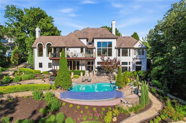 1425 Woodbury Drive, Liberty, MO 64068