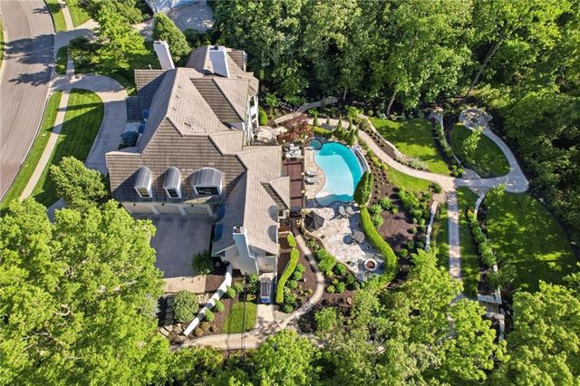 1425 Woodbury Drive, Liberty, MO 64068