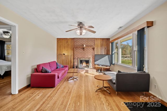 193 Dogwood Road, Candler, NC 28715