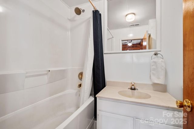 193 Dogwood Road, Candler, NC 28715