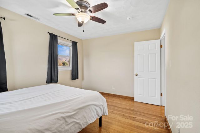 193 Dogwood Road, Candler, NC 28715