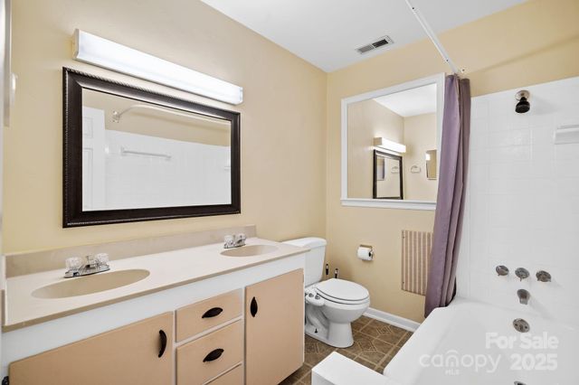 193 Dogwood Road, Candler, NC 28715