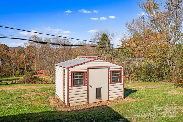 193 Dogwood Road, Candler, NC 28715