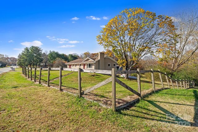 193 Dogwood Road, Candler, NC 28715