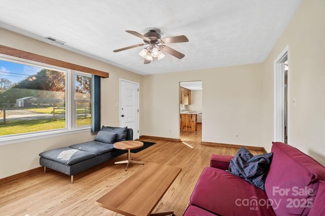 193 Dogwood Road, Candler, NC 28715