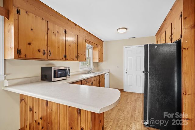 193 Dogwood Road, Candler, NC 28715