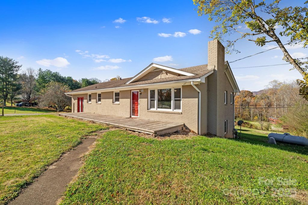 193 Dogwood Road, Candler, NC 28715