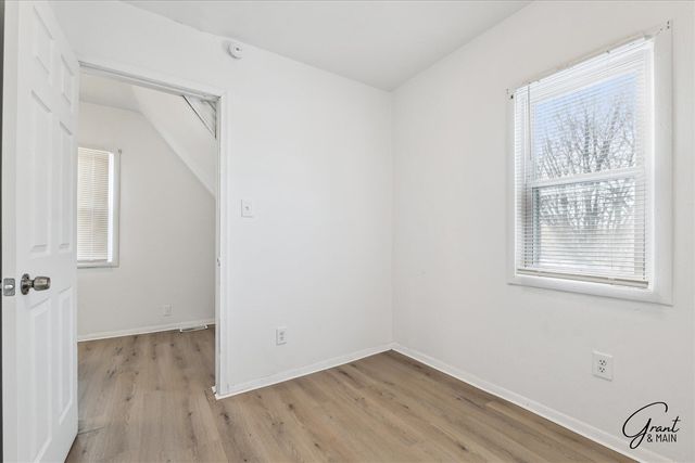 2615 Emmons Avenue, Warren, MI 48091