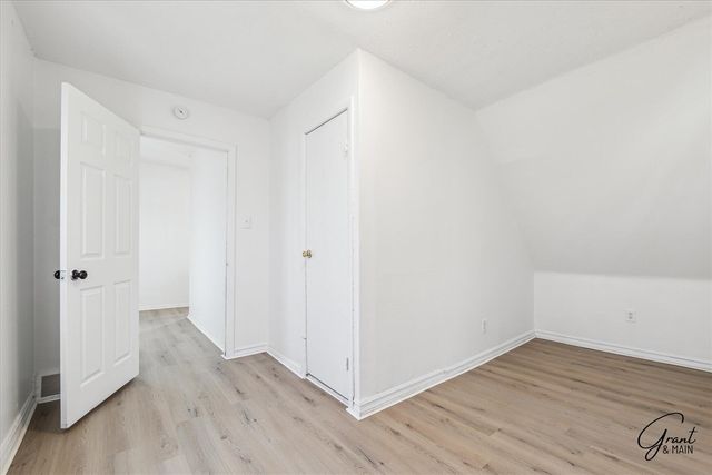 2615 Emmons Avenue, Warren, MI 48091