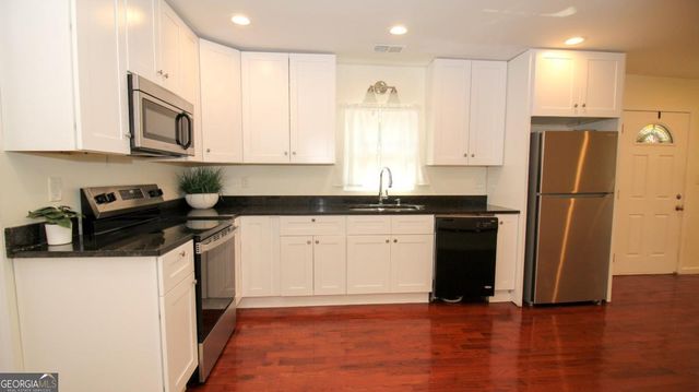 899 E Doyle Street, Toccoa, GA 30577