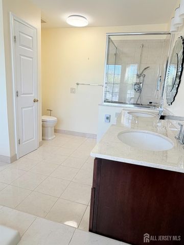 19 Gallop Lane, Franklin Twsp, NJ 08873