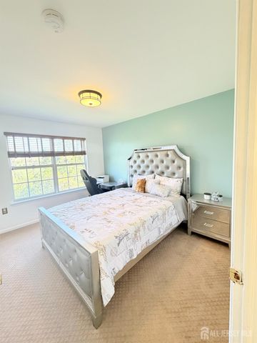 19 Gallop Lane, Franklin Twsp, NJ 08873