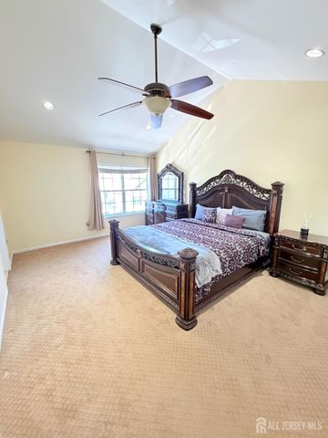 19 Gallop Lane, Franklin Twsp, NJ 08873