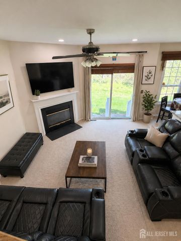 19 Gallop Lane, Franklin Twsp, NJ 08873