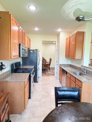 19 Gallop Lane, Franklin Twsp, NJ 08873