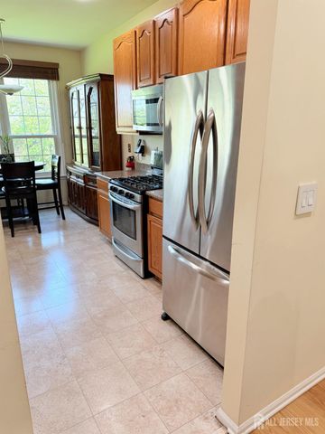 19 Gallop Lane, Franklin Twsp, NJ 08873