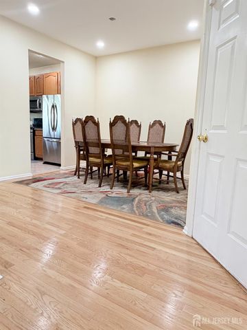 19 Gallop Lane, Franklin Twsp, NJ 08873