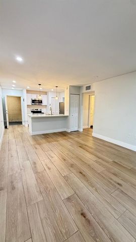 17530 NW 68th Ave C3008, Hialeah, FL 33015