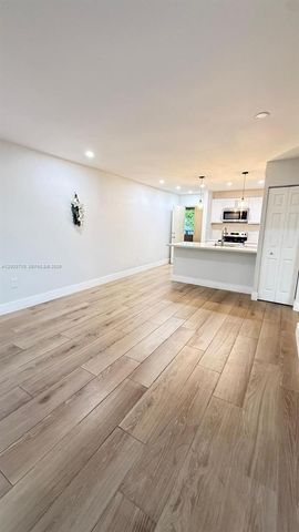 17530 NW 68th Ave C3008, Hialeah, FL 33015