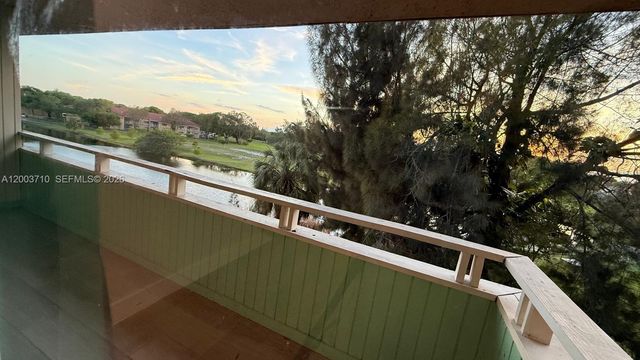 17530 NW 68th Ave C3008, Hialeah, FL 33015